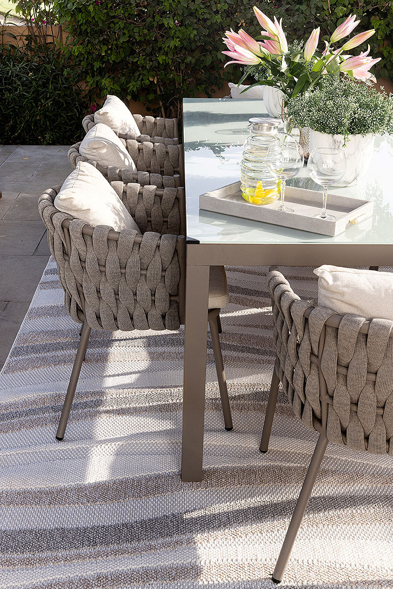 Tova Rug